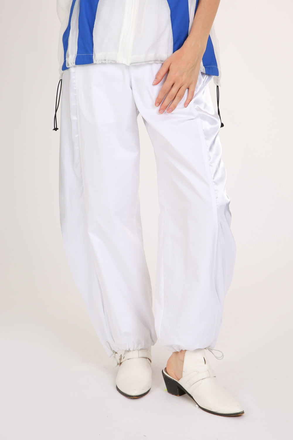 MC7060_WHITE