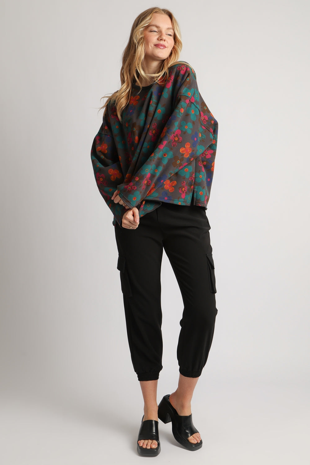 QE4053_CHARCOAL