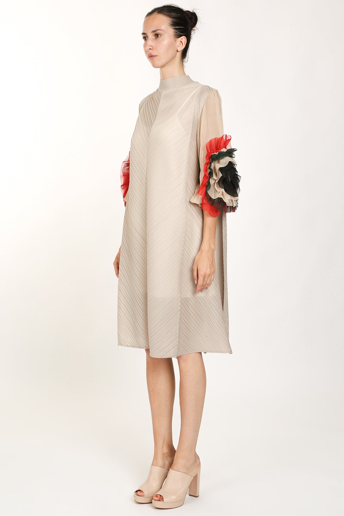 Alias Tricolor Ruffled Applique Detail Pleat Midi Dress - Shop Beulah Style