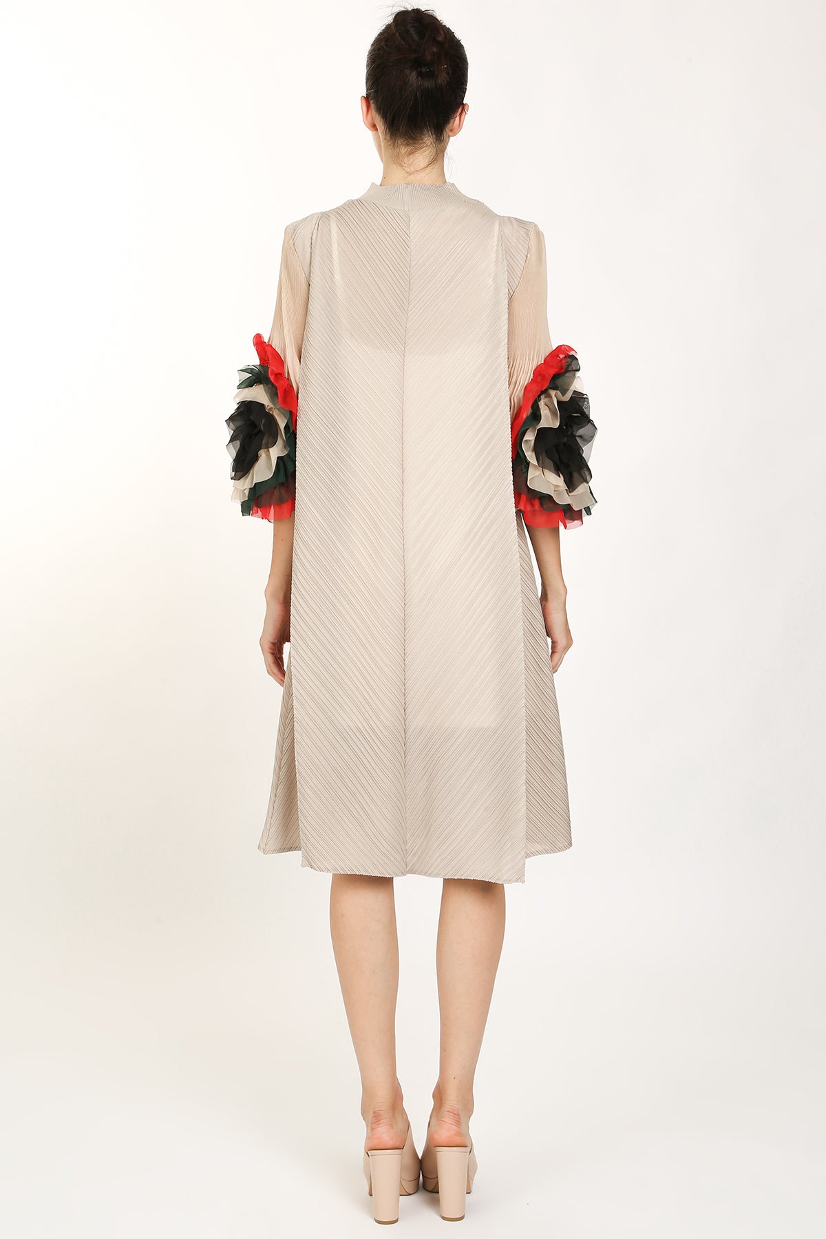 Alias Tricolor Ruffled Applique Detail Pleat Midi Dress - Shop Beulah Style
