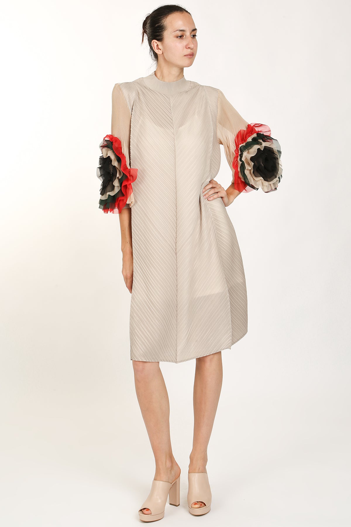 Alias Tricolor Ruffled Applique Detail Pleat Midi Dress - Shop Beulah Style