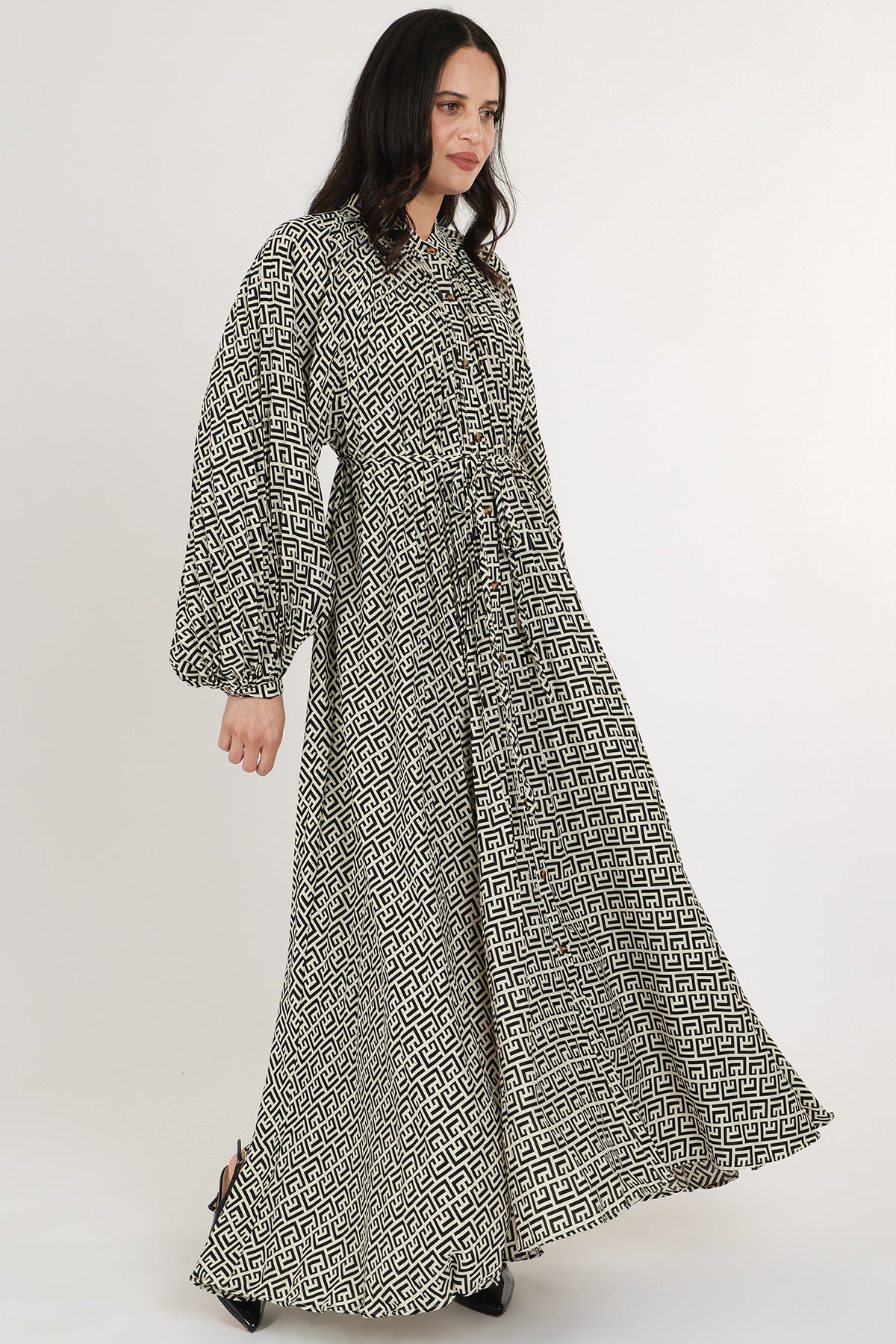 Chelly Contrast Geometric Print Belted Maxi Dress - Shop Beulah Style