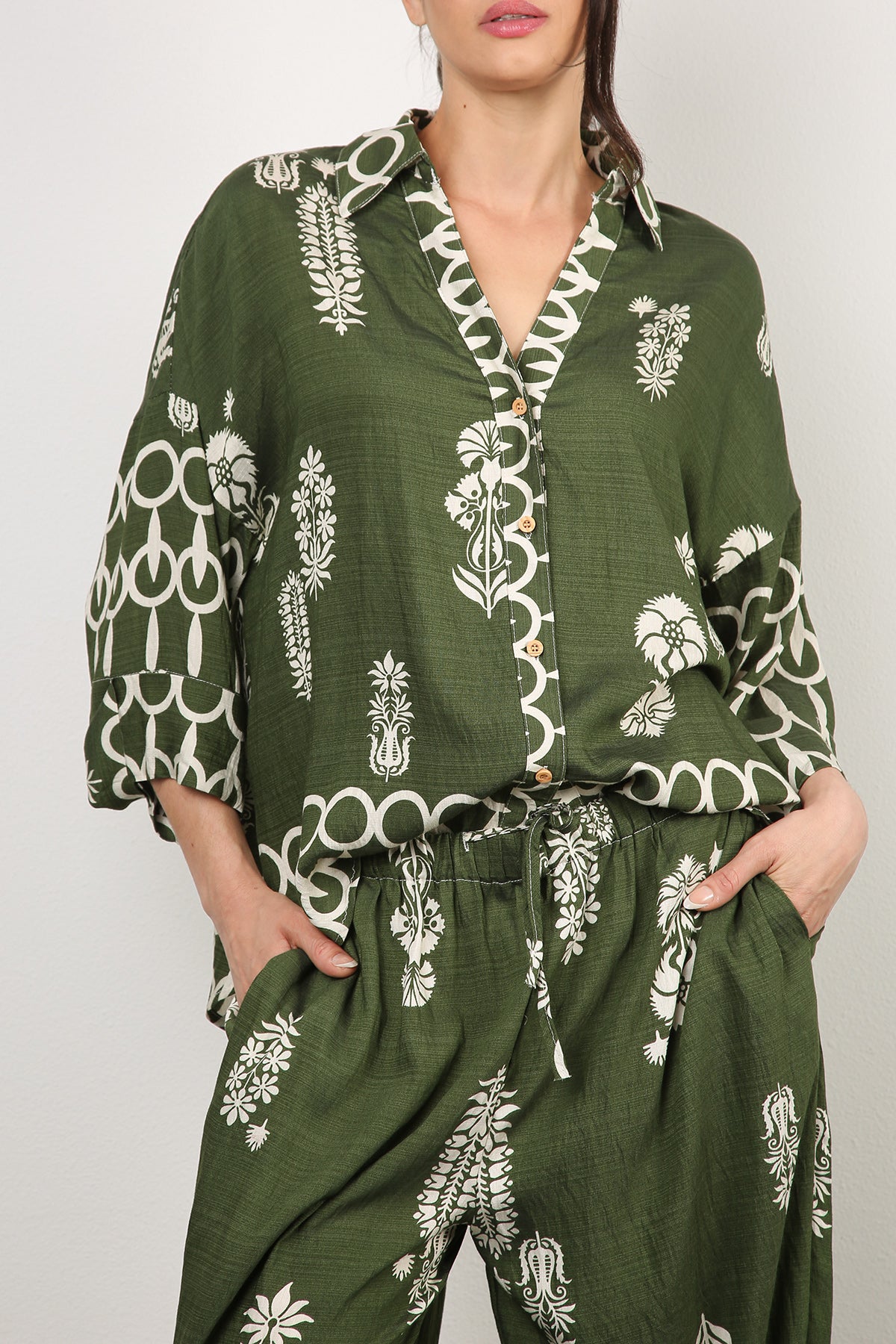 Sie Abstract Floral Print V-Neck Top & Pants Set - Shop Beulah Style
