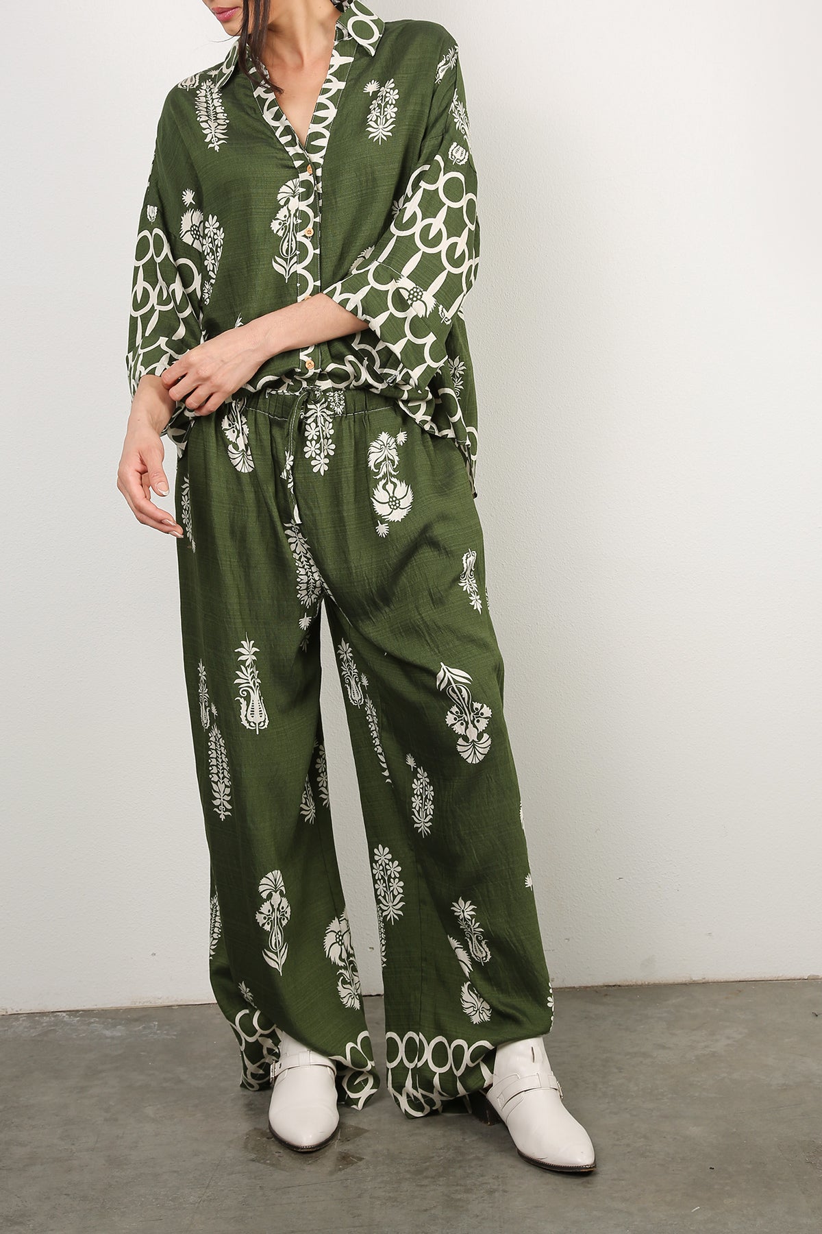Sie Abstract Floral Print V-Neck Top & Pants Set - Shop Beulah Style