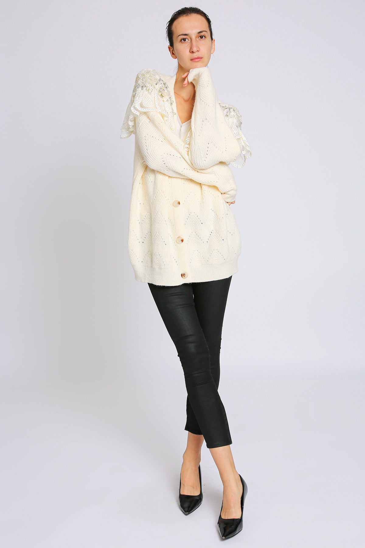 Mallow Embellished & Embroidered V-Neck Knit Cardigan