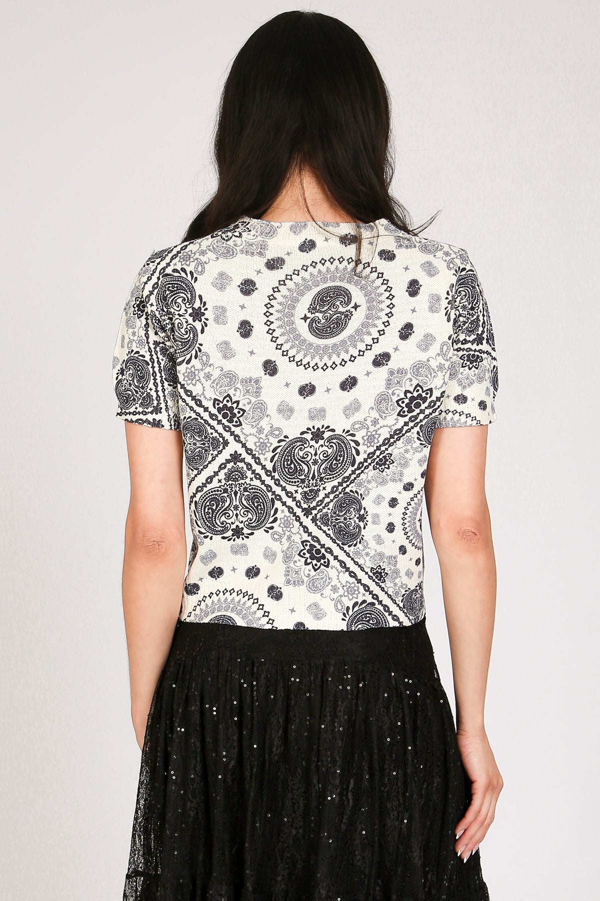 Vera Monochrome Paisley Printed Knit Top