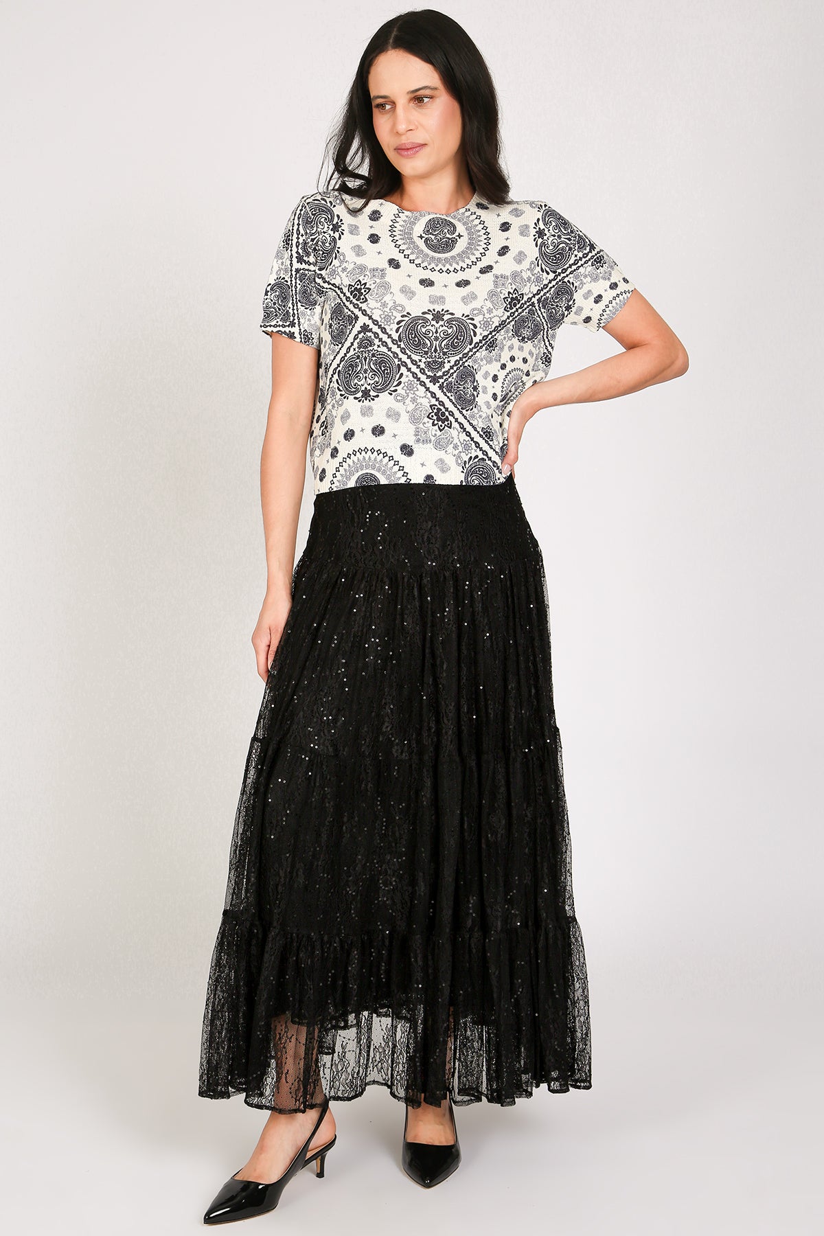Vera Monochrome Paisley Printed Knit Top