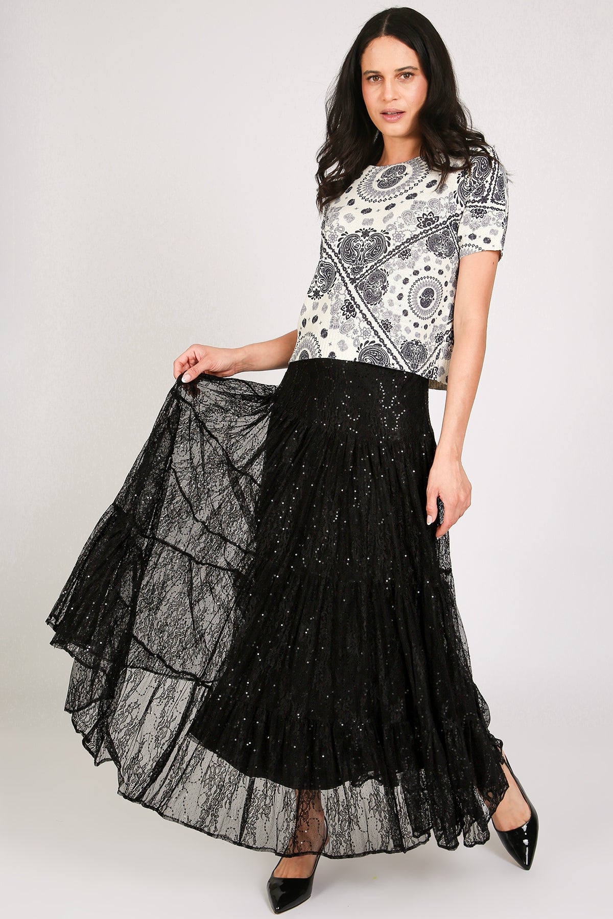 Vera Monochrome Paisley Printed Knit Top