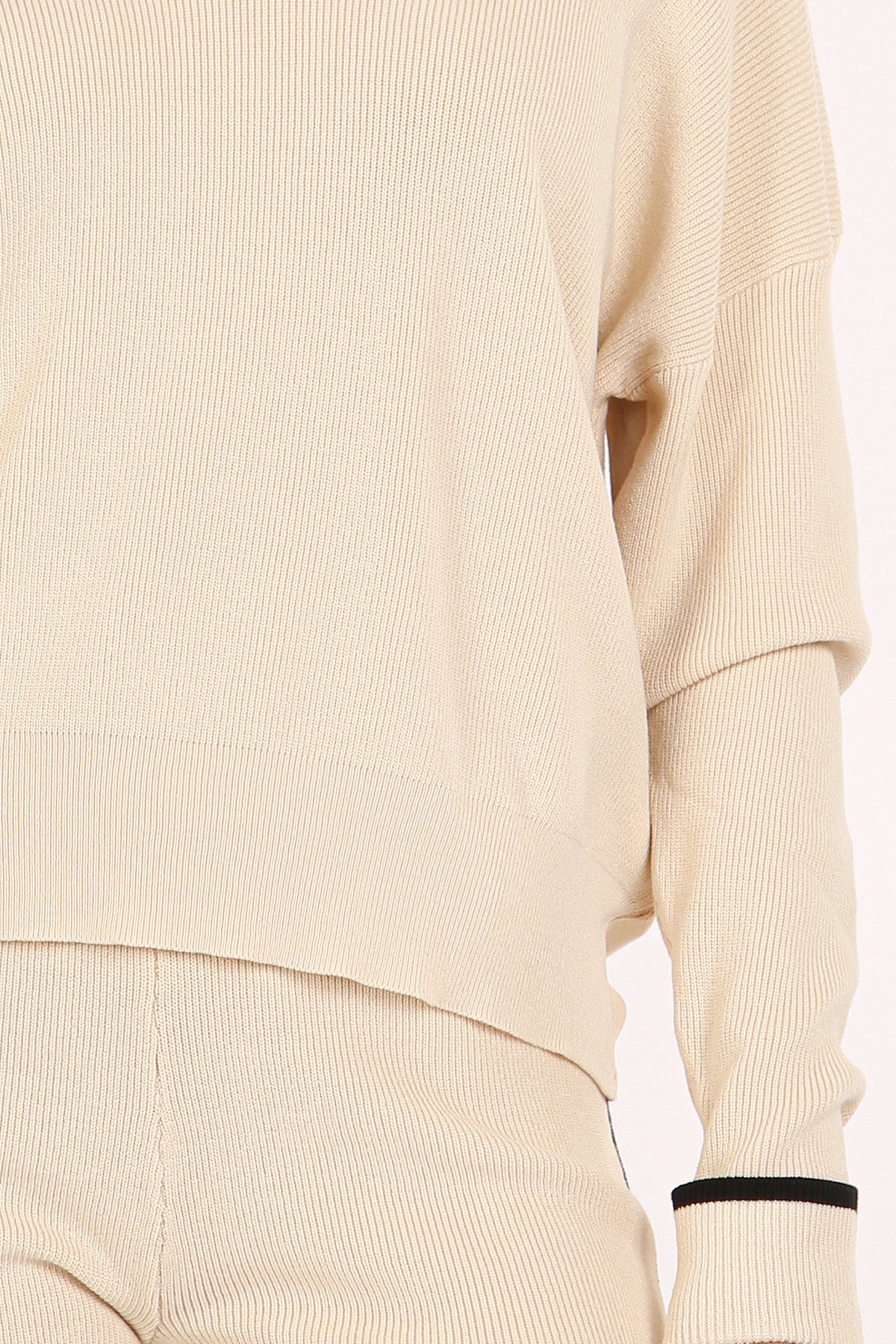 Thomas Contrast Lining Ribbed Knit Top & Shorts Set - Shop Beulah Style