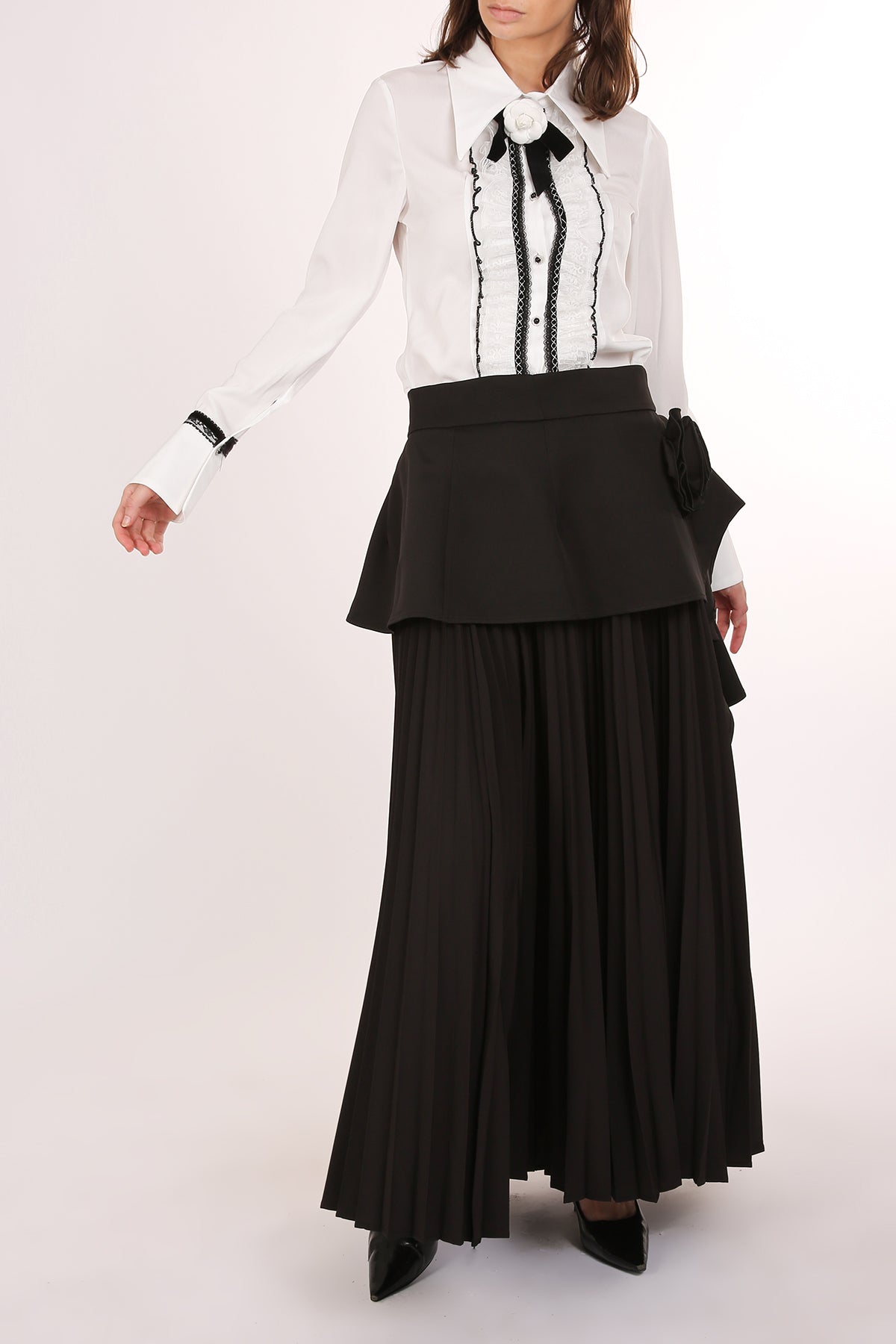Blaire Contrast Piping Lace Detail Floral Corsage Blouse - Shop Beulah Style