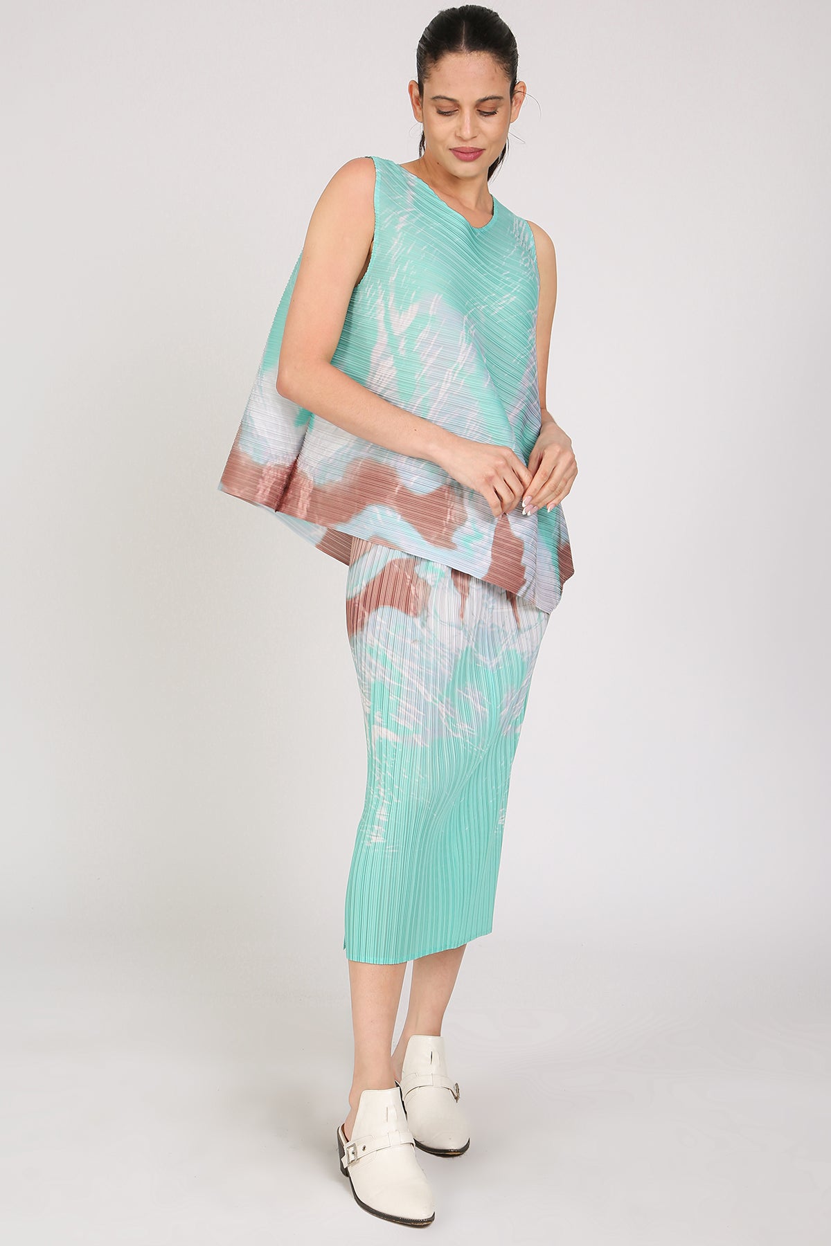 Lesley Abstract Print Pleated Top & Skirt Set
