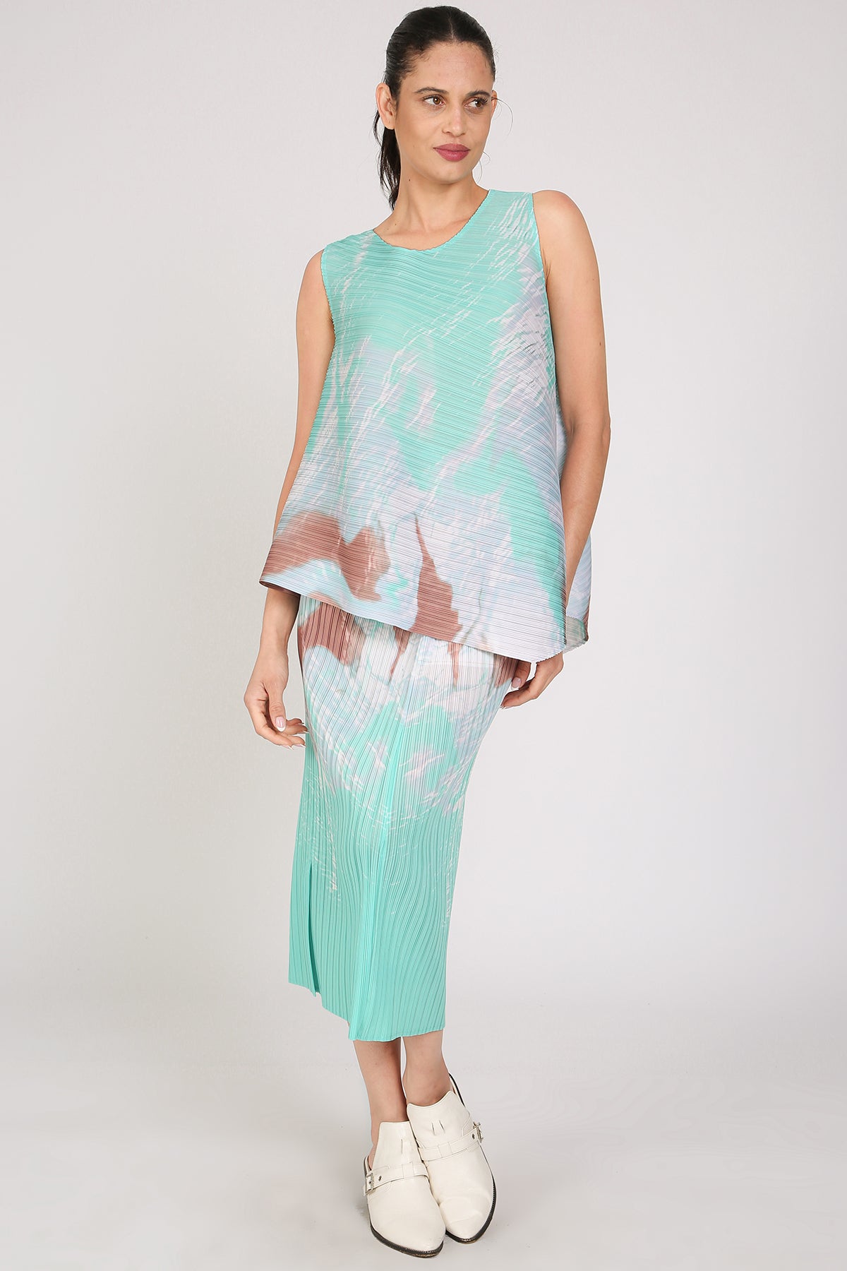 Lesley Abstract Print Pleated Top & Skirt Set