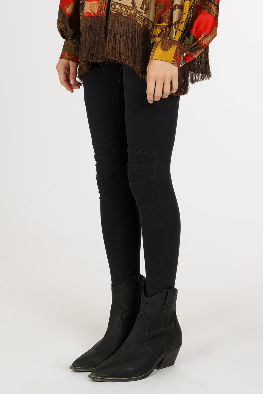 DM7002_BLACK
