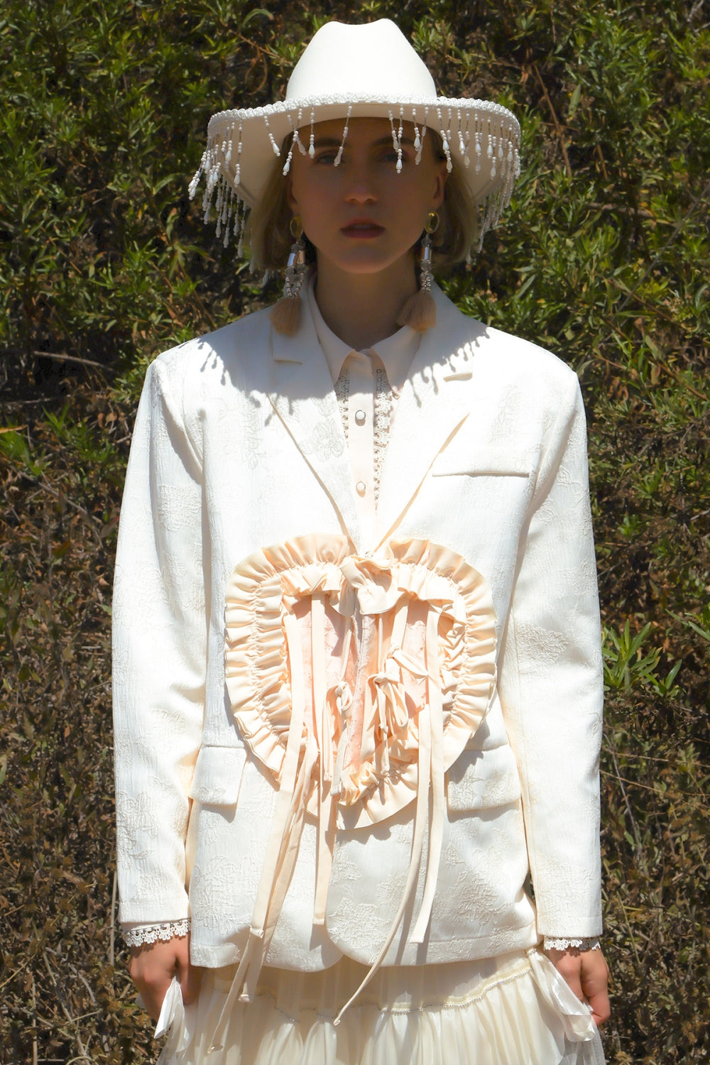 DC4017_IVORY