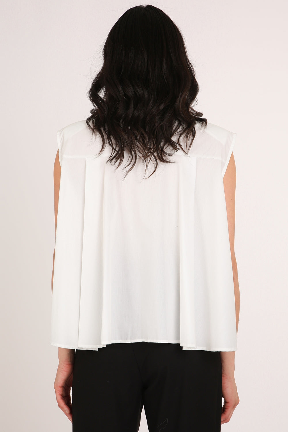 DC2220_WHITE