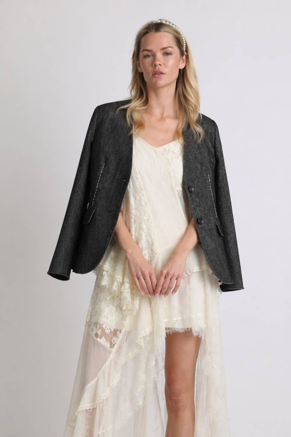 Collarless Contrast Stitched Textured Woven Blazer