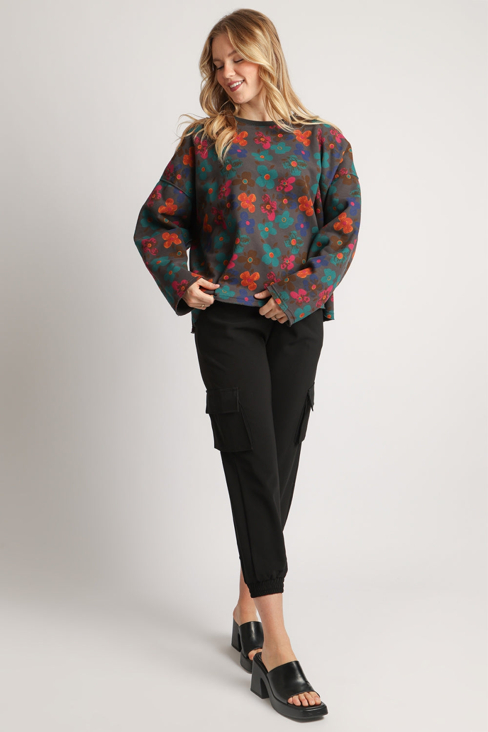QE4053_CHARCOAL