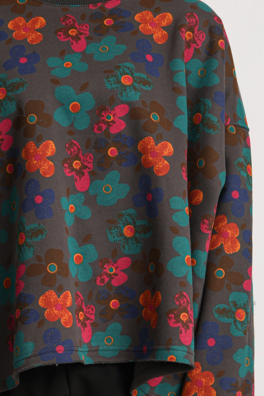 QE4053_CHARCOAL