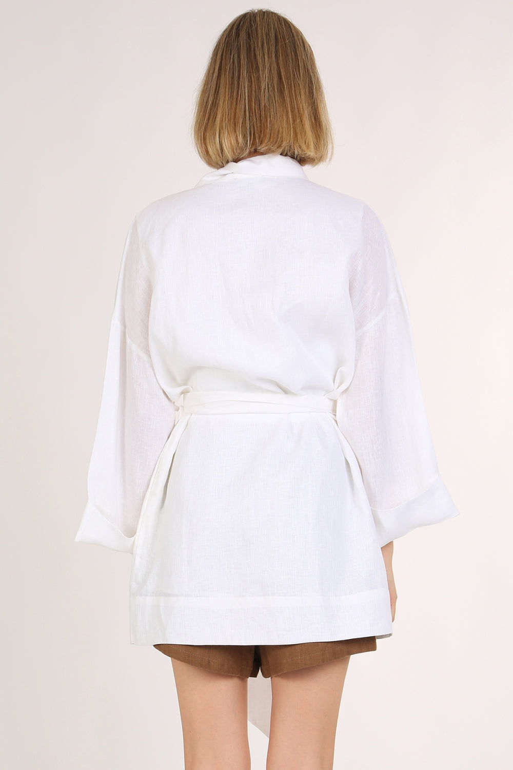 MC4062_WHITE