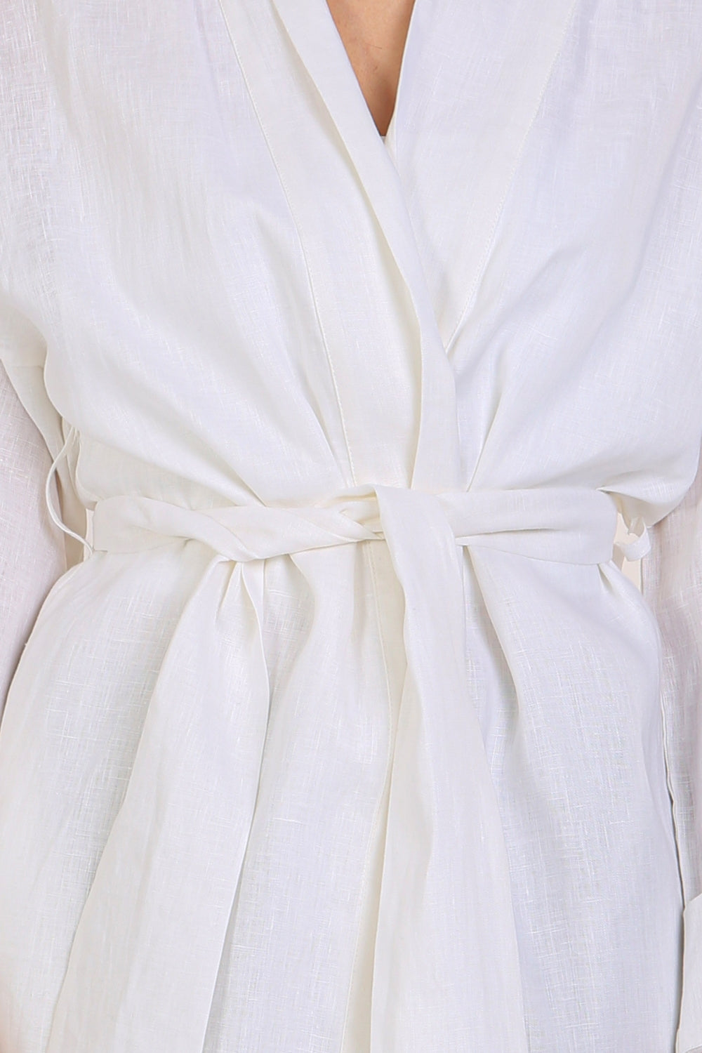 MC4062_WHITE