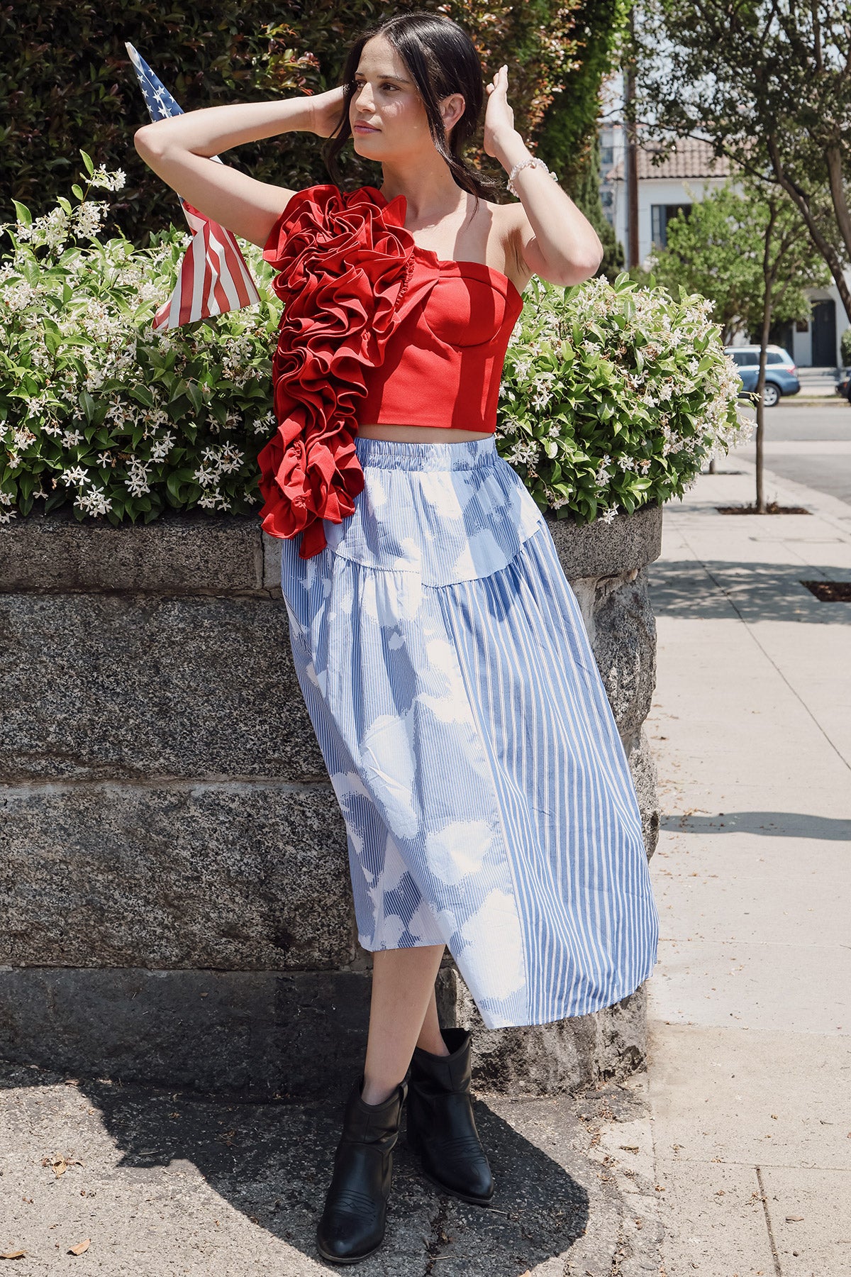 Teresa Volume Ruffled Applique Sweetheart Crop Top