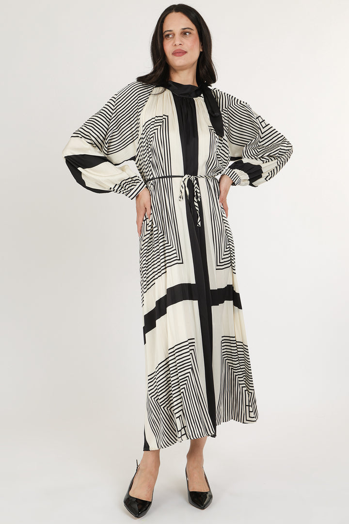 Mandy Contrast Geometric Pleated Maxi Dress - Shop Beulah Style