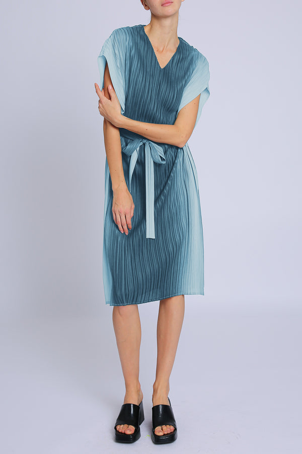 Wick Gradation Pleat V-Neck Belted Tunic Midi Dress