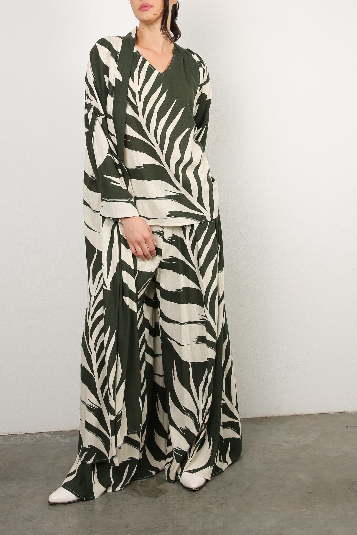 Bellamy Contrast Tropical Print Three-Piece Set - Shop Beulah Style