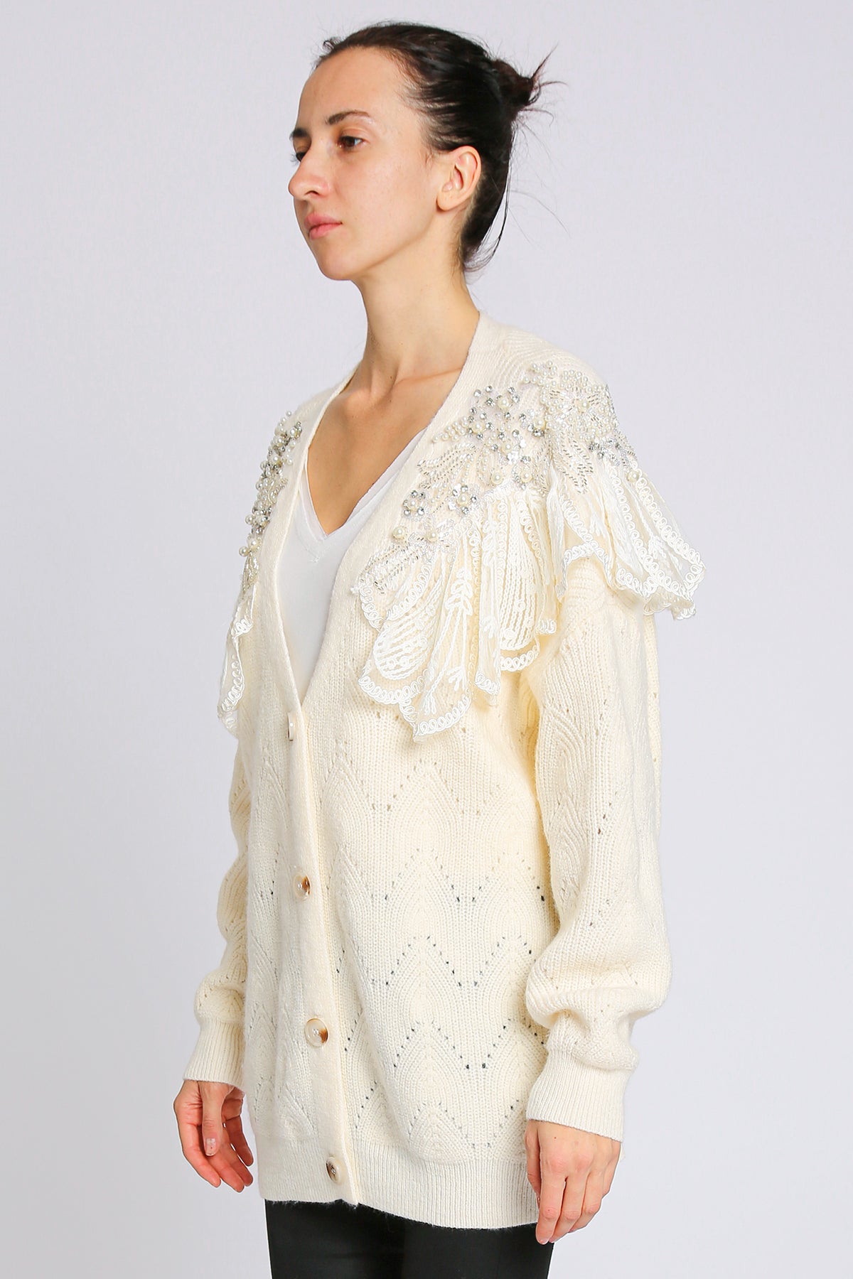 Mallow Embellished & Embroidered V-Neck Knit Cardigan