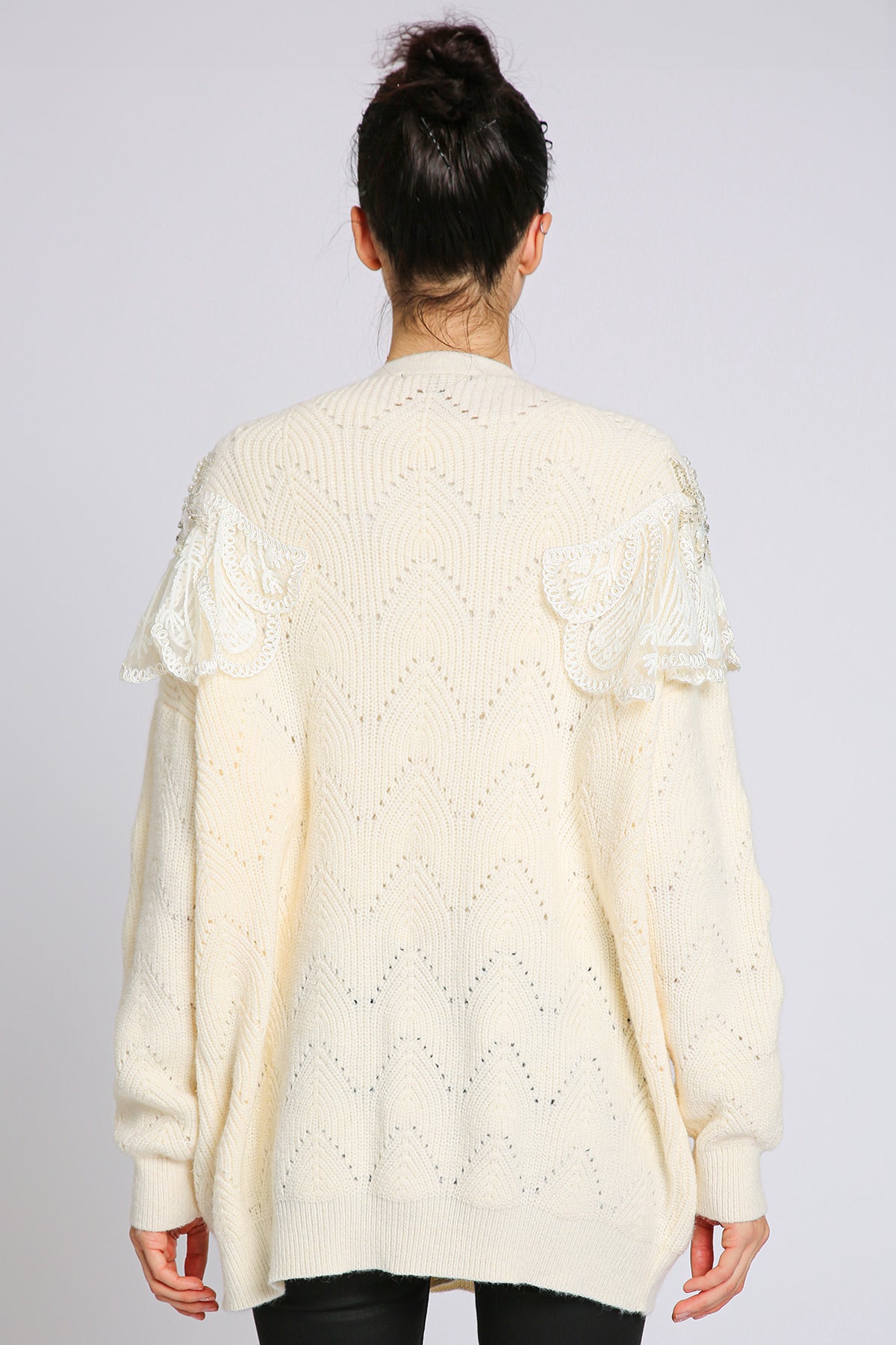 Mallow Embellished & Embroidered V-Neck Knit Cardigan