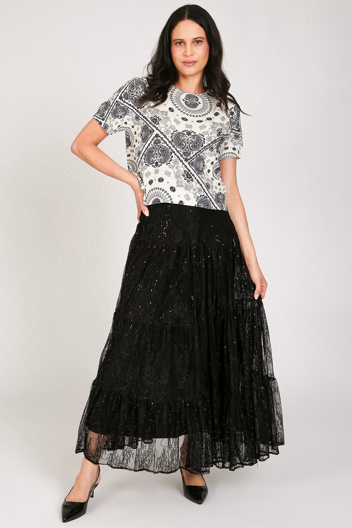 Vera Monochrome Paisley Printed Knit Top