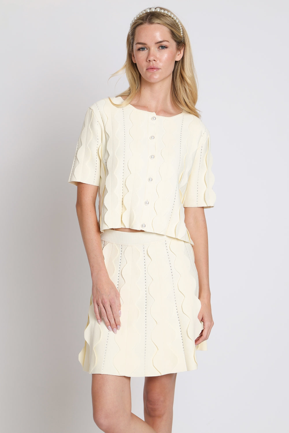 RC6004_IVORY