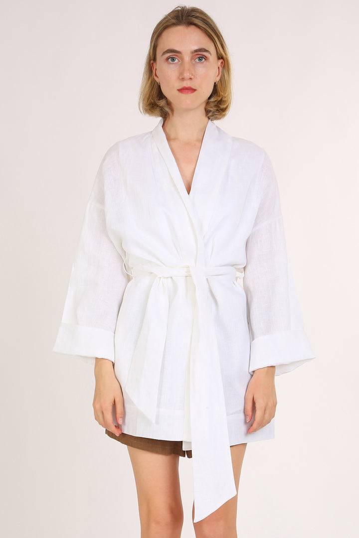 MC4062_WHITE